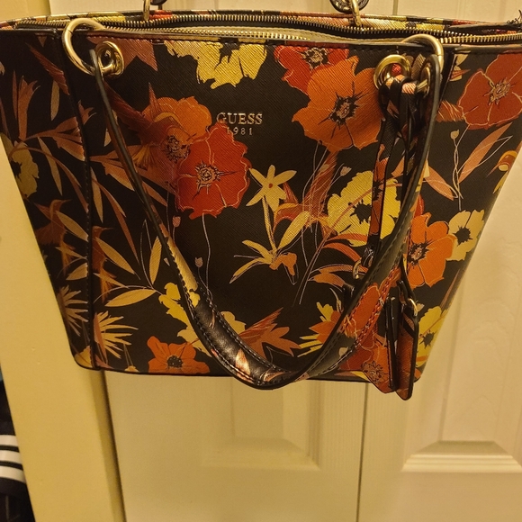 Guess bag - Picture 2 of 4